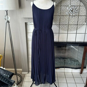 H & M navy blue accordian maxi dress sleeveless size medium